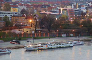 Maria Saxonia_bei_Dämmerung_in_Magdeburg