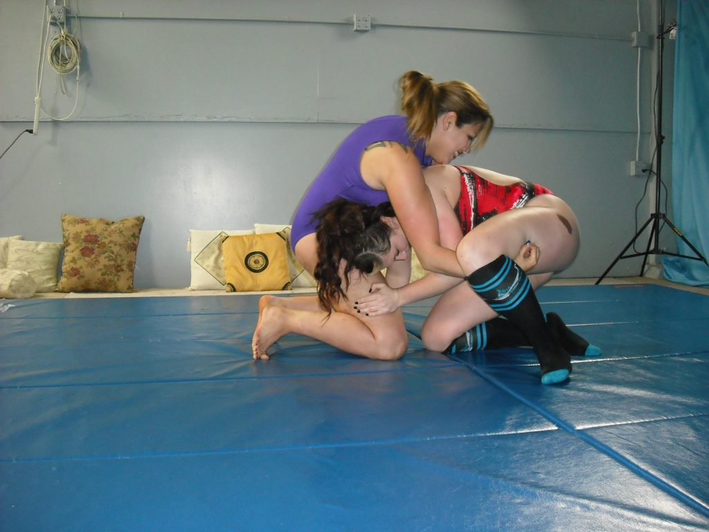 fciwomenswrestling.com article, https://femcompetitor.com photo