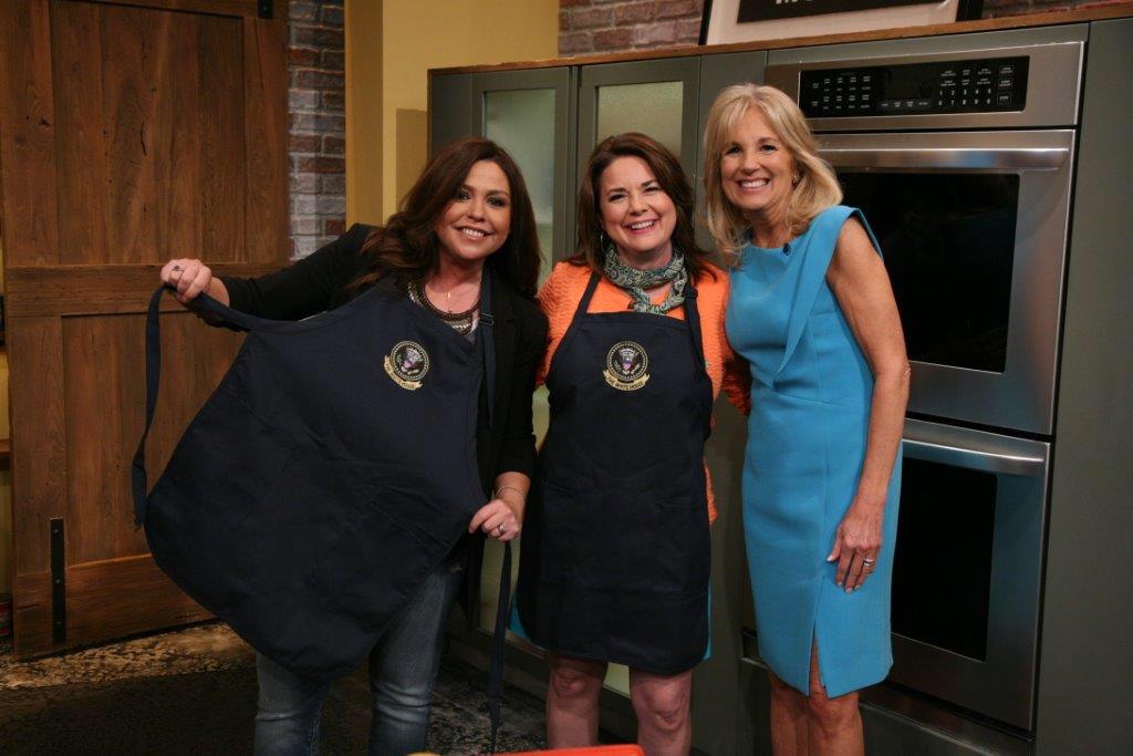 Rachael Ray and Jill Biden in 2015 Ray 2022 The White House - https twitter.com Dr Biden44 status 596293383573925888 photo1