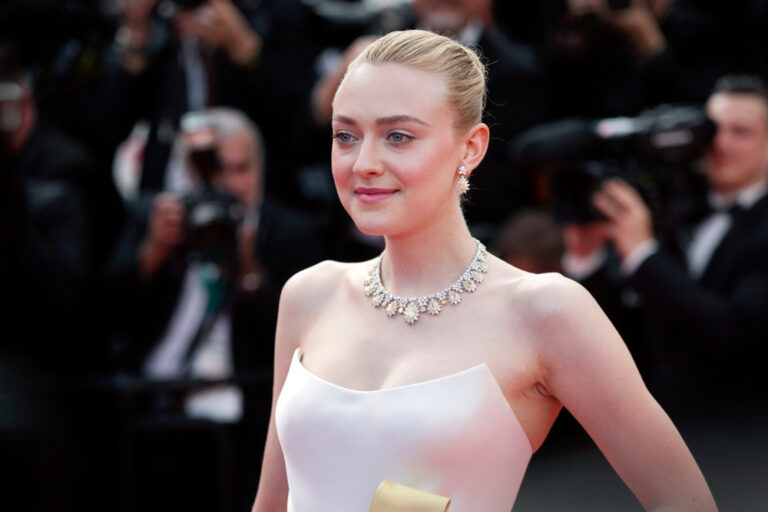 Cannes,,France,-,May,21:,Dakota,Fanning,Attends,The,Premiere